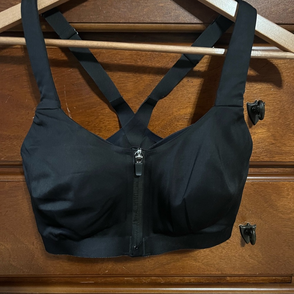 Women's Black Victoria Sport Zip-Front Bra